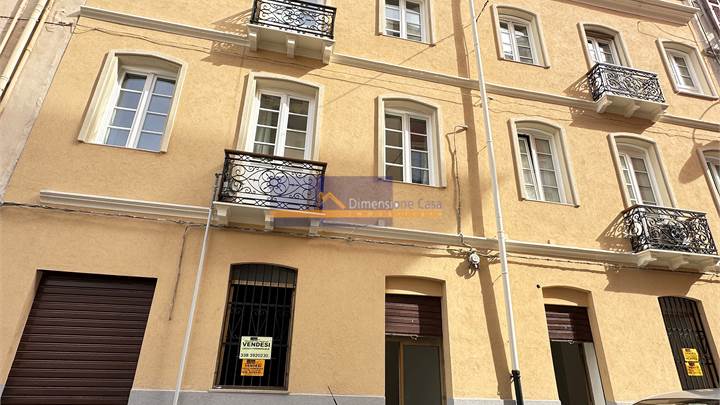 Cagliari, via Malta, locale commerciale di mq. 116