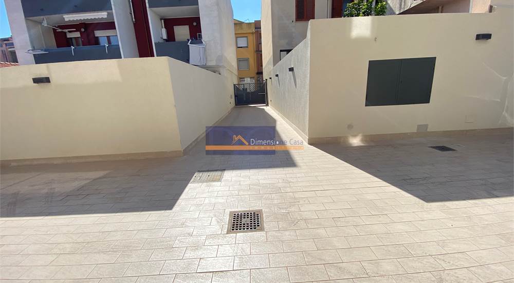 ingresso posti  auto